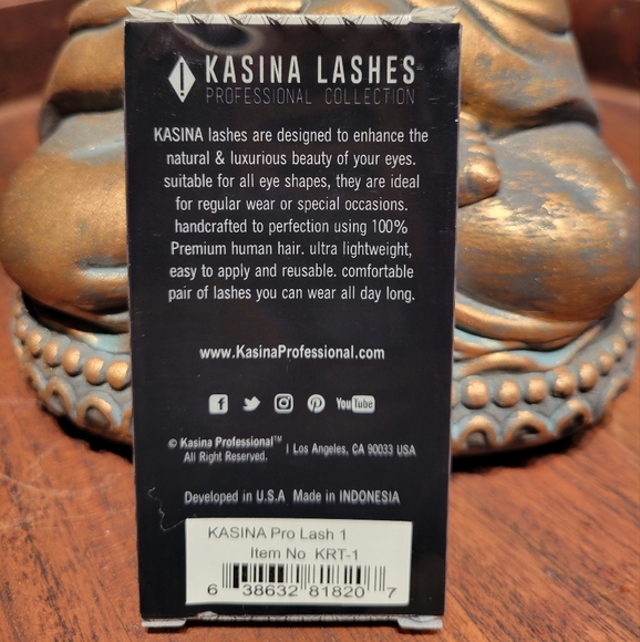 Strip Lashes - Picture 3 of 3